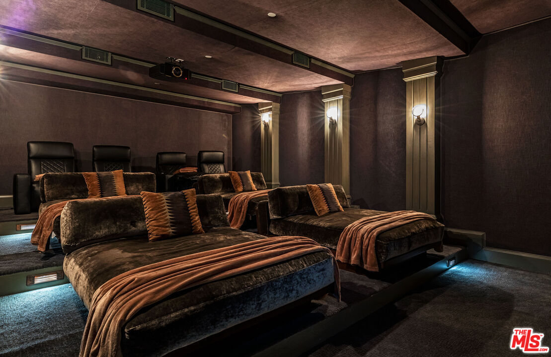 1000 N Norman Pl, Brentwood