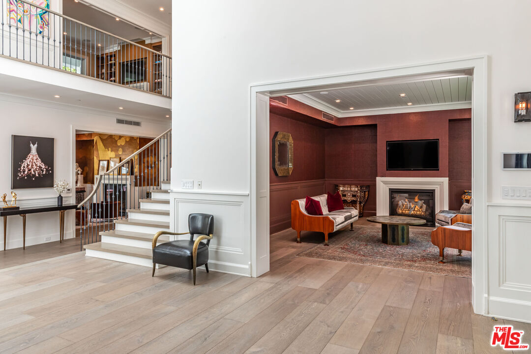 1000 N Norman Pl, Brentwood