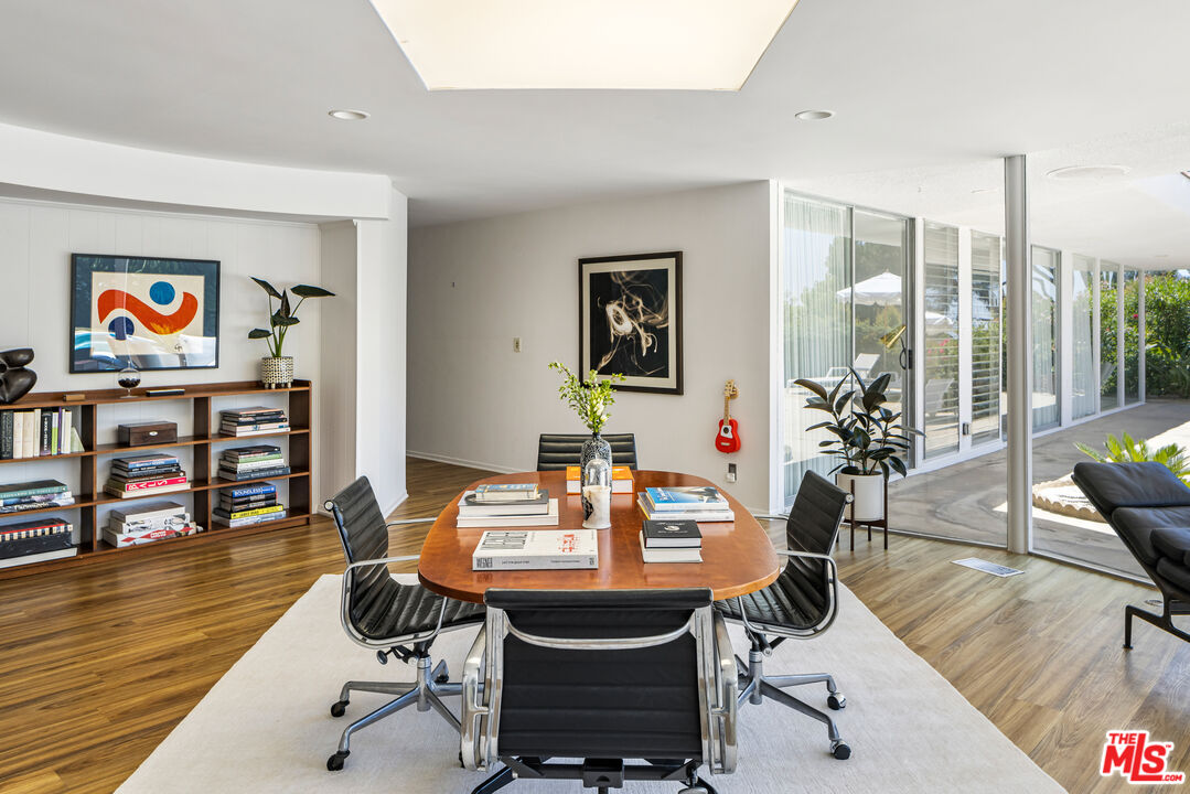 2050 Westridge Rd, Brentwood 