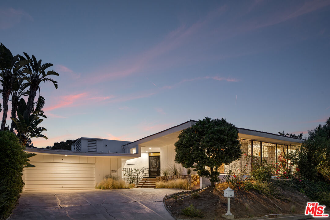 2050 Westridge Rd, Brentwood 