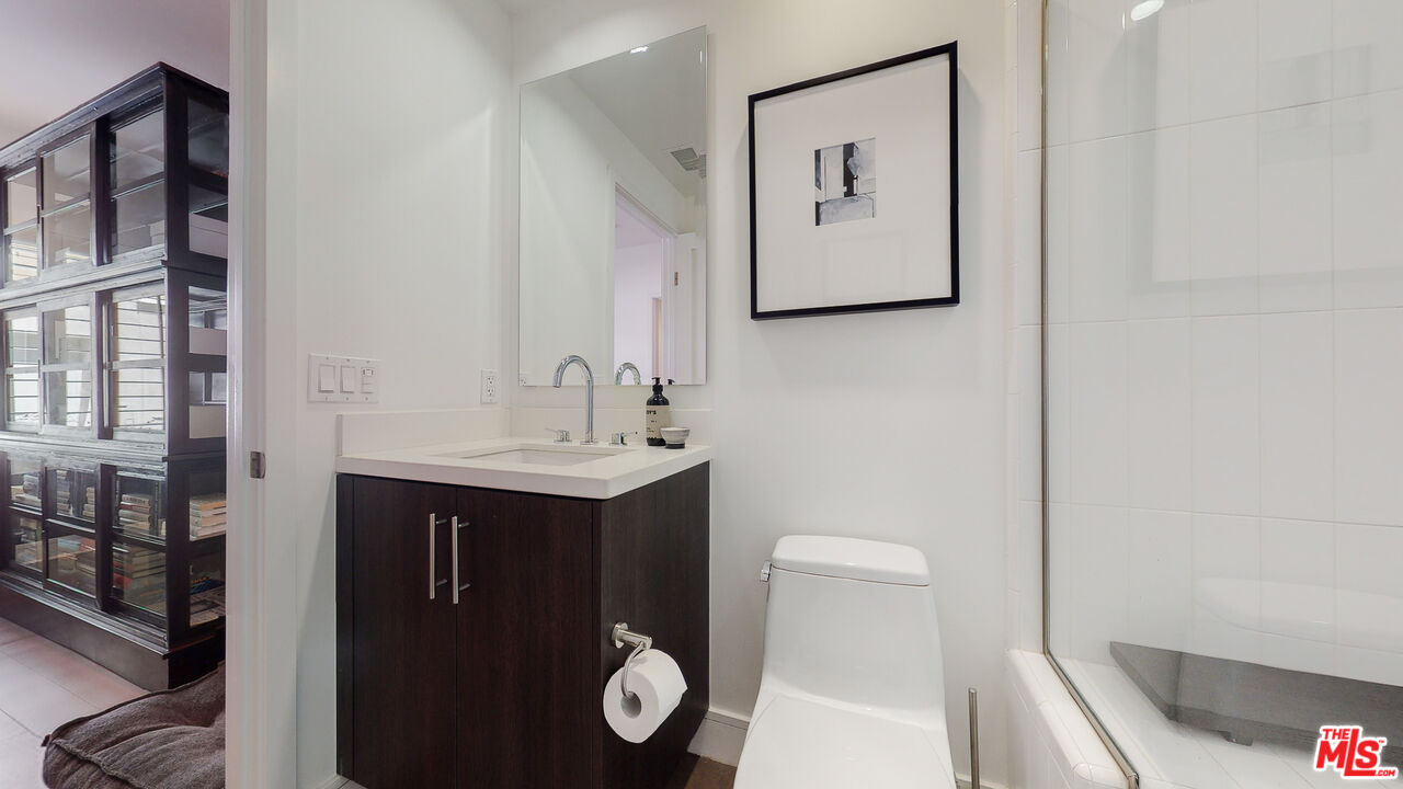 1400 N Fuller Ave Unit: 12