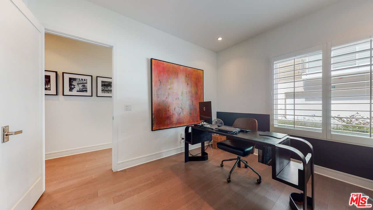 1400 N Fuller Ave Unit: 12