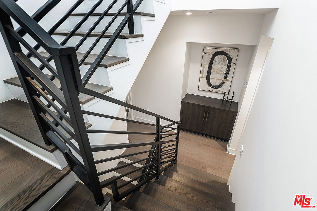 1400 N Fuller Ave Unit: 12