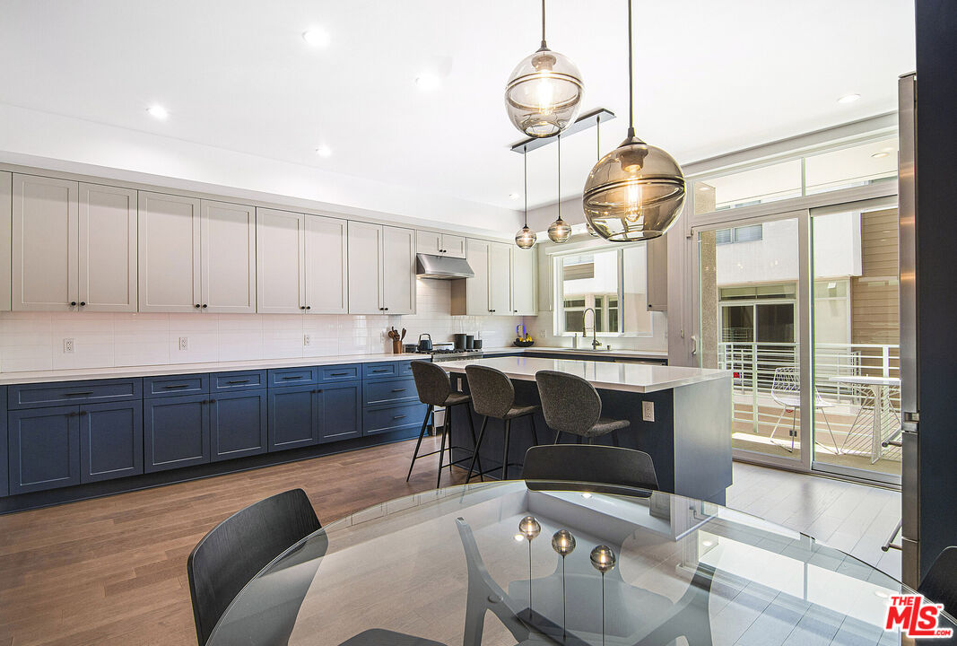 1400 N Fuller Ave Unit: 12