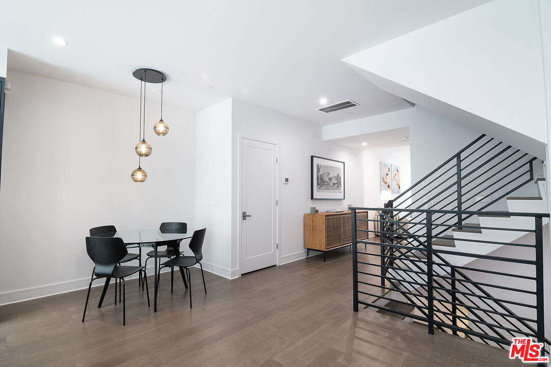 1400 N Fuller Ave Unit: 12