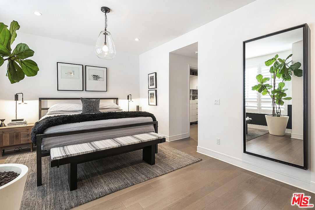 1400 N Fuller Ave Unit: 12