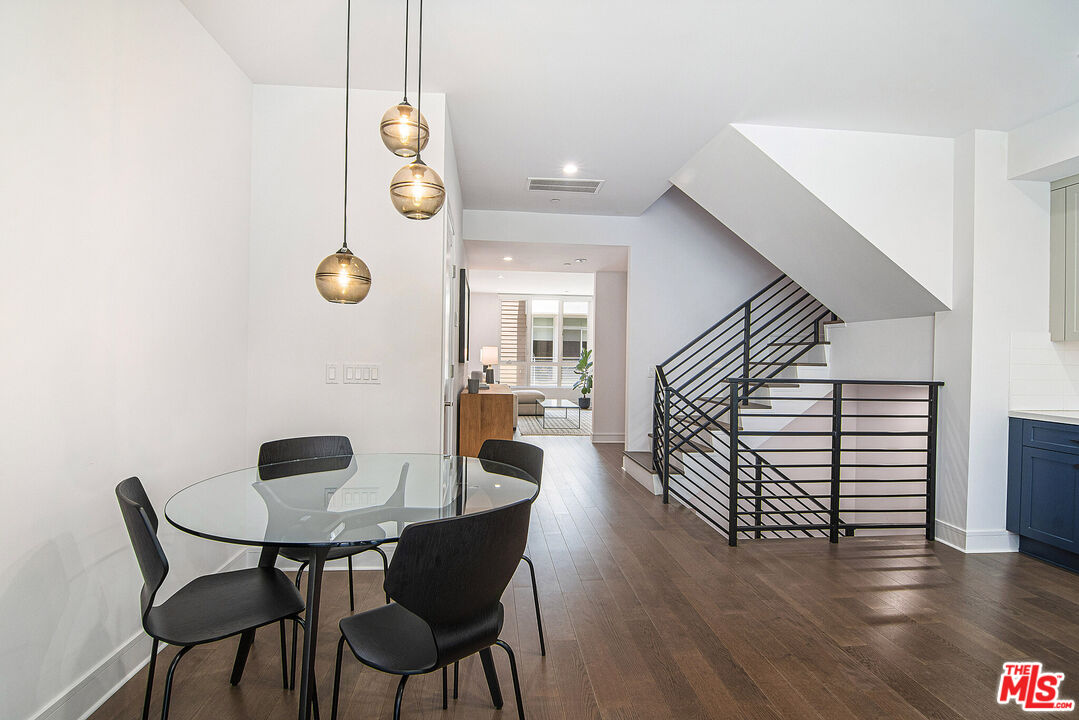 1400 N Fuller Ave Unit: 12