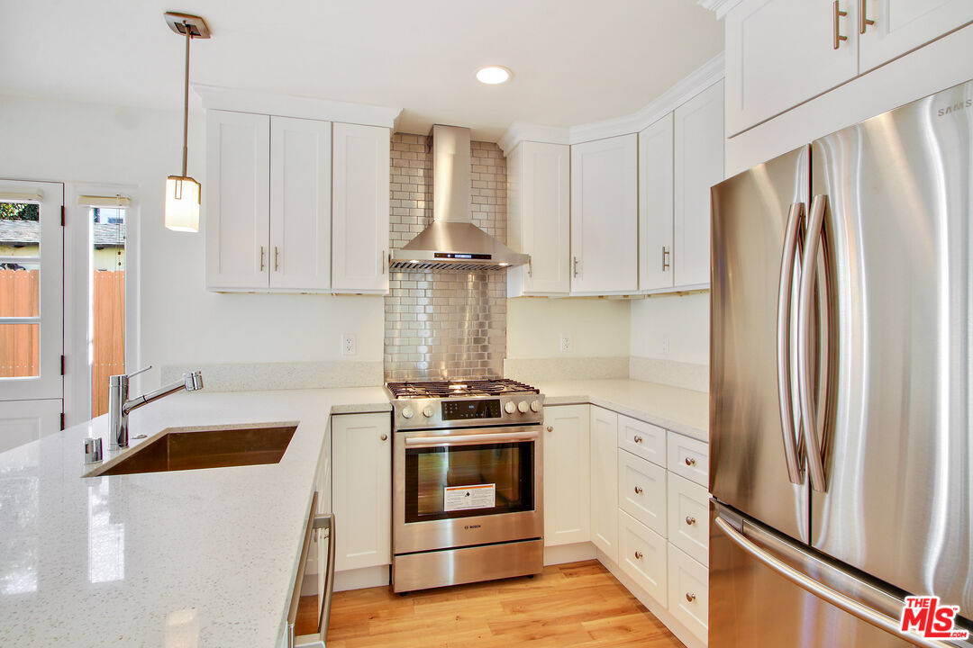 836 Hilldale Ave, West Hollywood