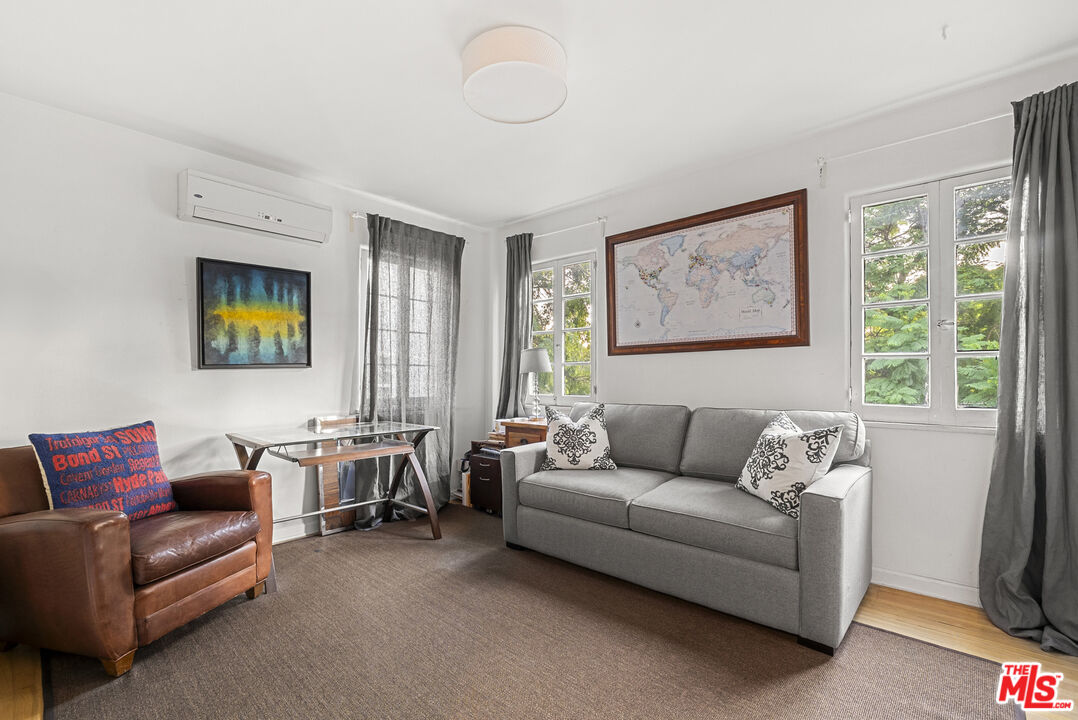 836 Hilldale Ave, West Hollywood