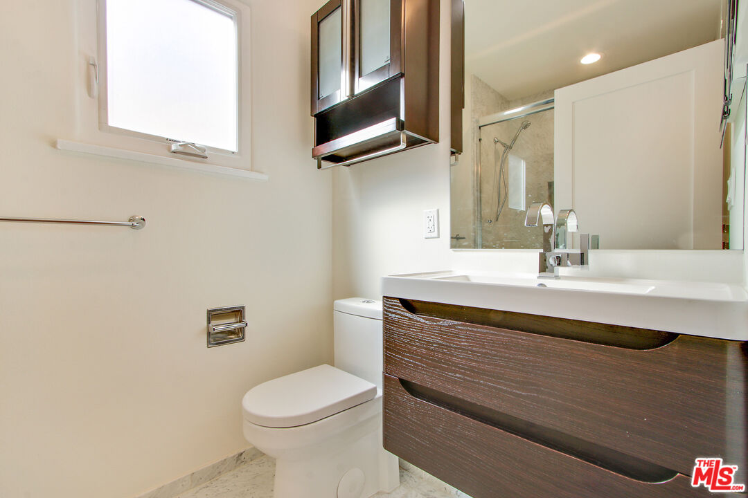 836 Hilldale Ave, West Hollywood