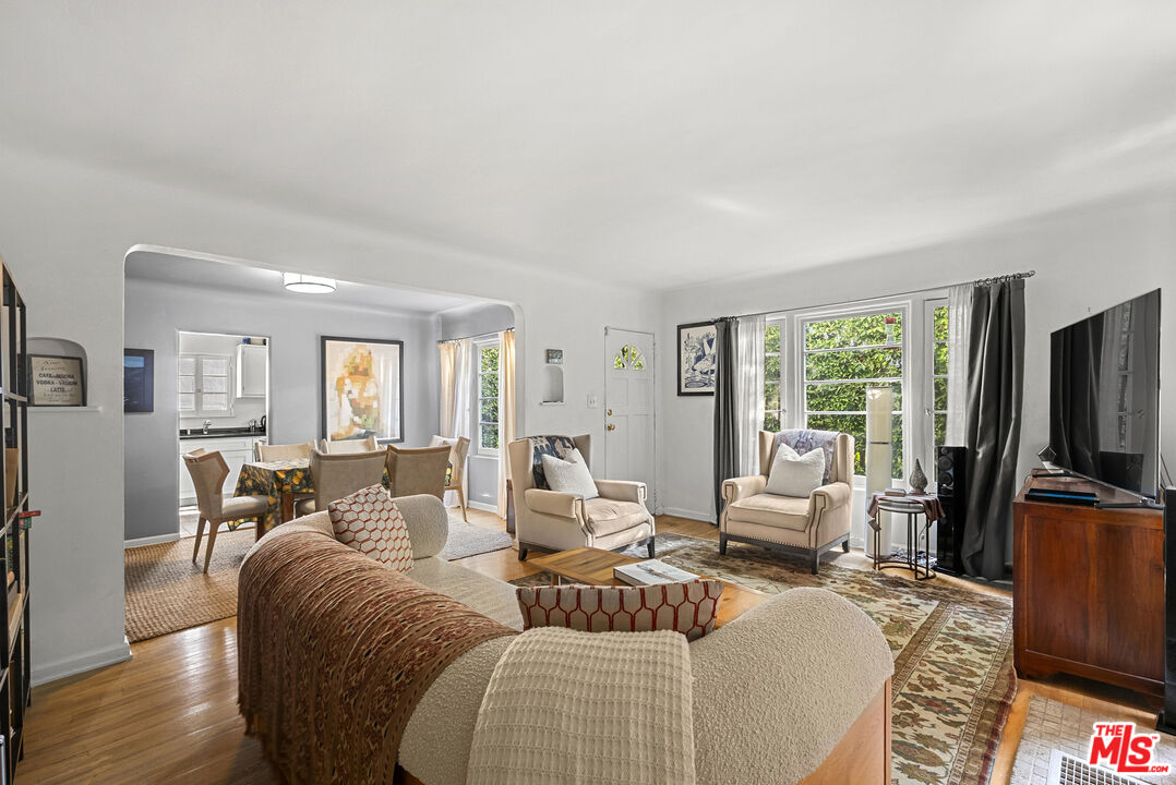 836 Hilldale Ave, West Hollywood