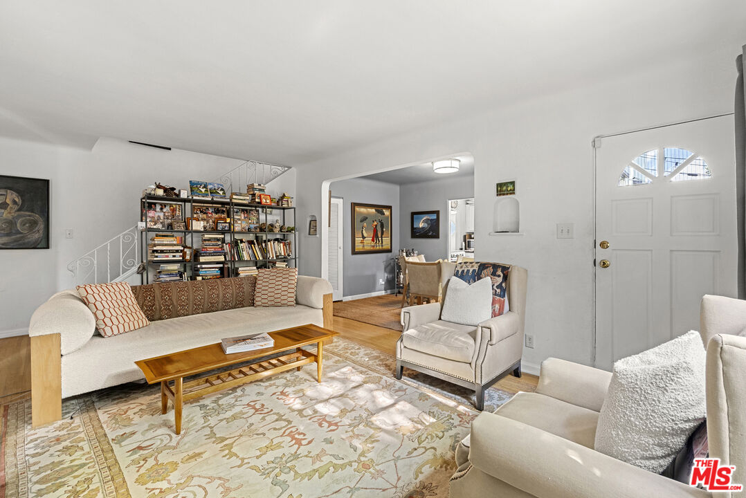 836 Hilldale Ave, West Hollywood