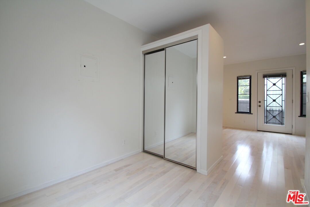 836 Hilldale Ave, West Hollywood