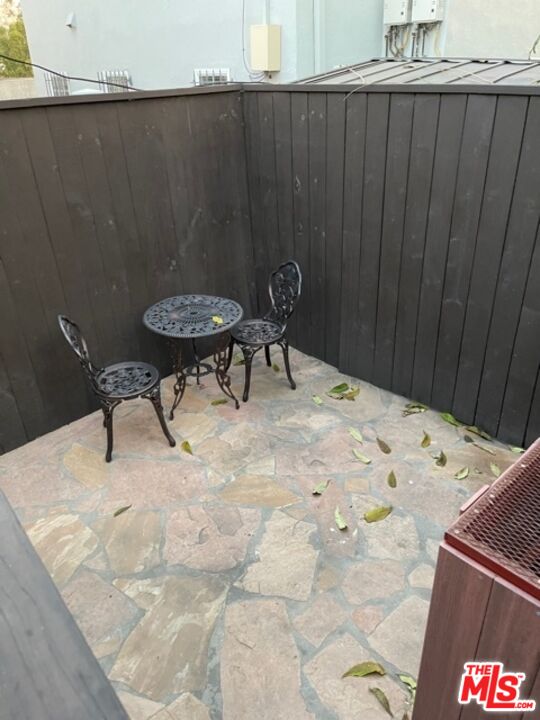 836 Hilldale Ave, West Hollywood