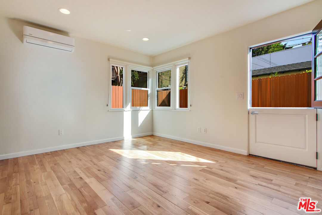 836 Hilldale Ave, West Hollywood