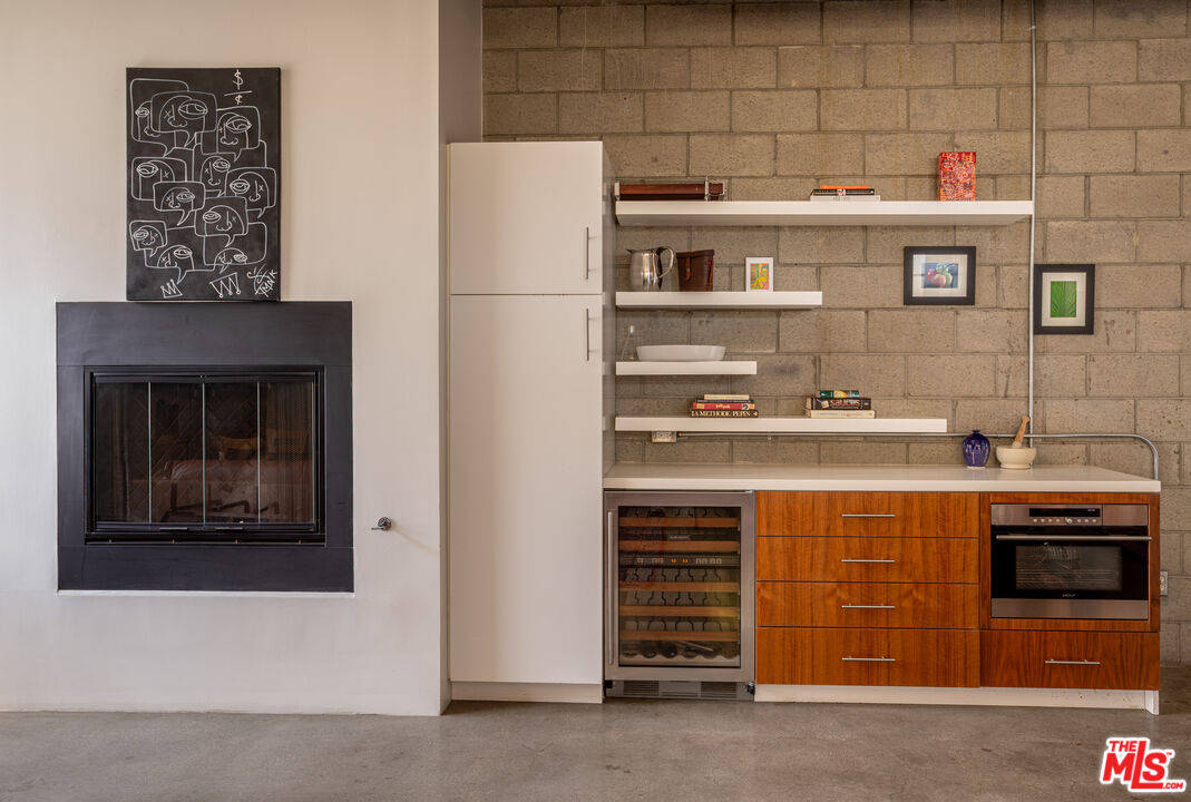 1534 17th St Unit: 105, Santa Monica