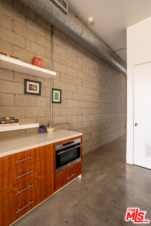 1534 17th St Unit: 105, Santa Monica