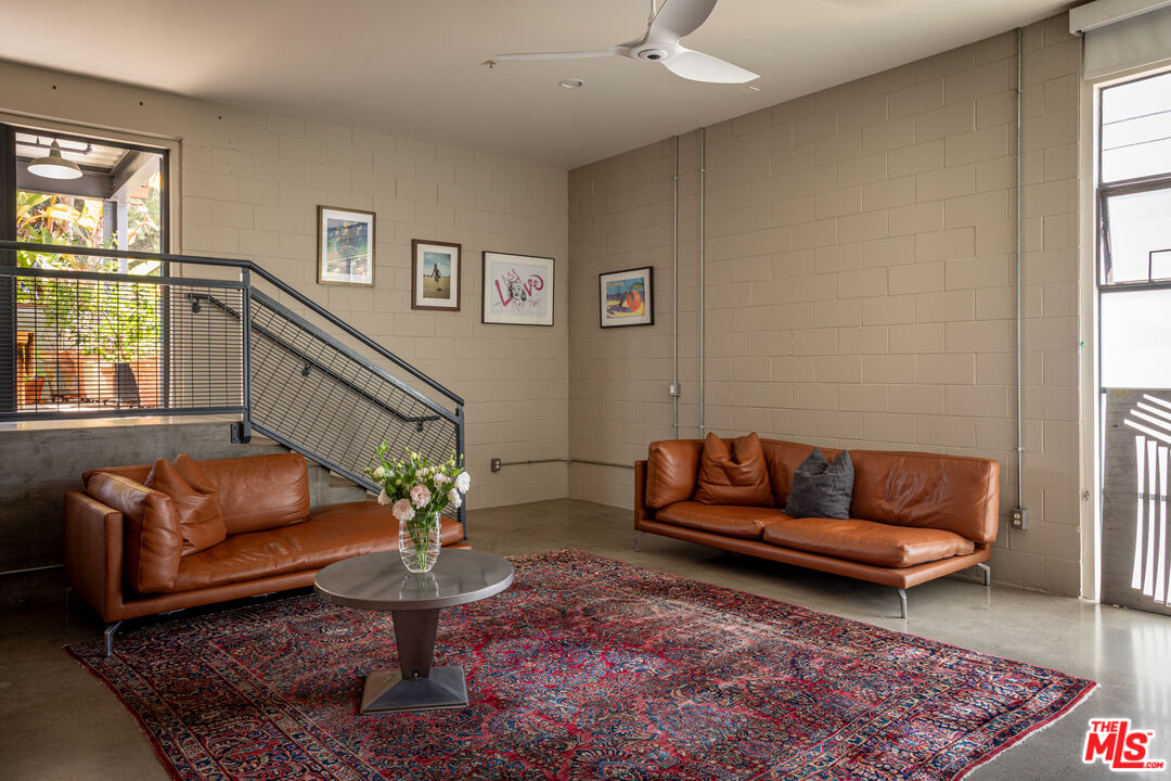 1534 17th St Unit: 105, Santa Monica