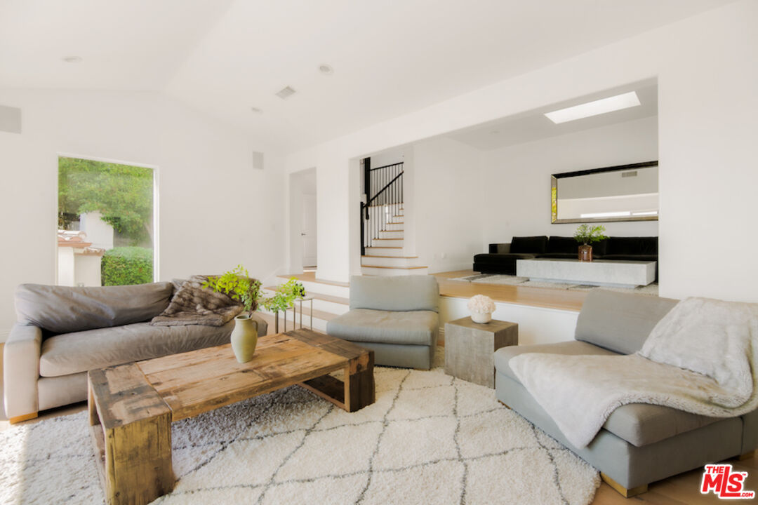 8417 Harold Way, Hollywood Hills