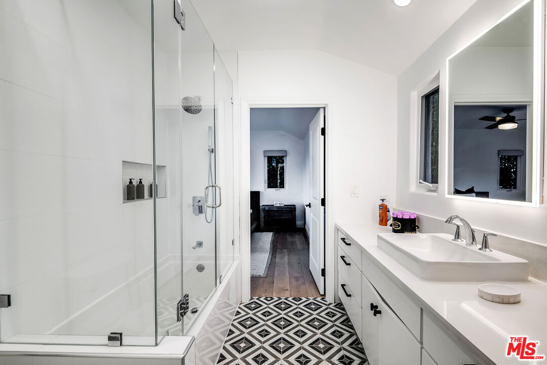 8417 Harold Way, Hollywood Hills