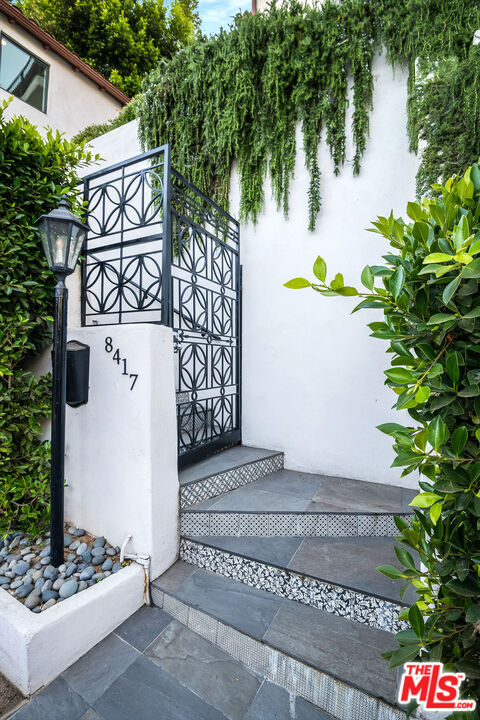 8417 Harold Way, Hollywood Hills