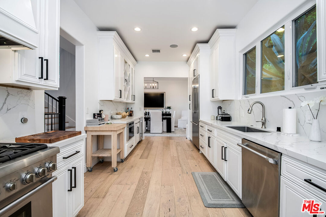 8417 Harold Way, Hollywood Hills