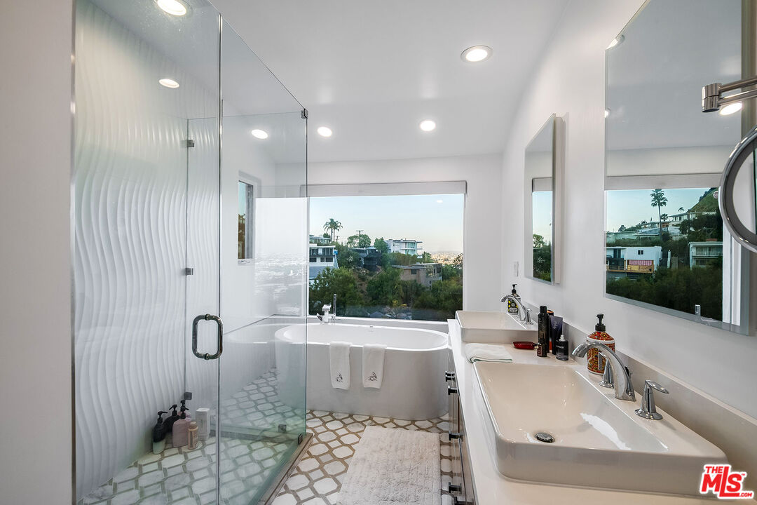 8417 Harold Way, Hollywood Hills