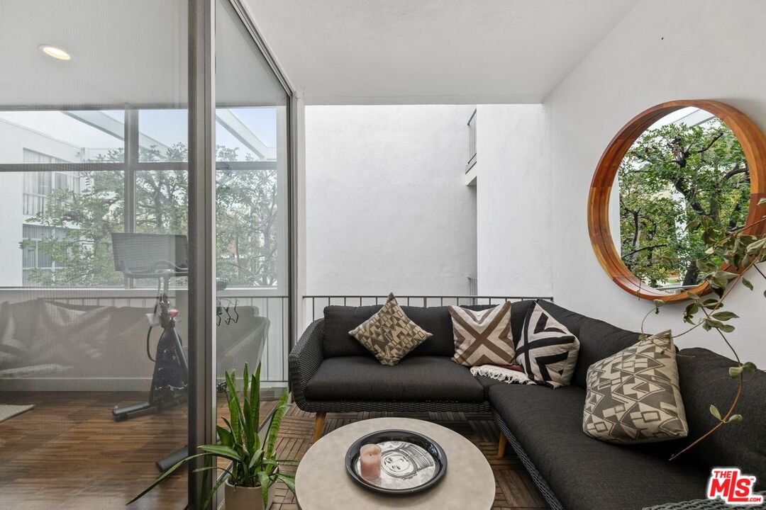 7960 Selma Ave Unit: 209