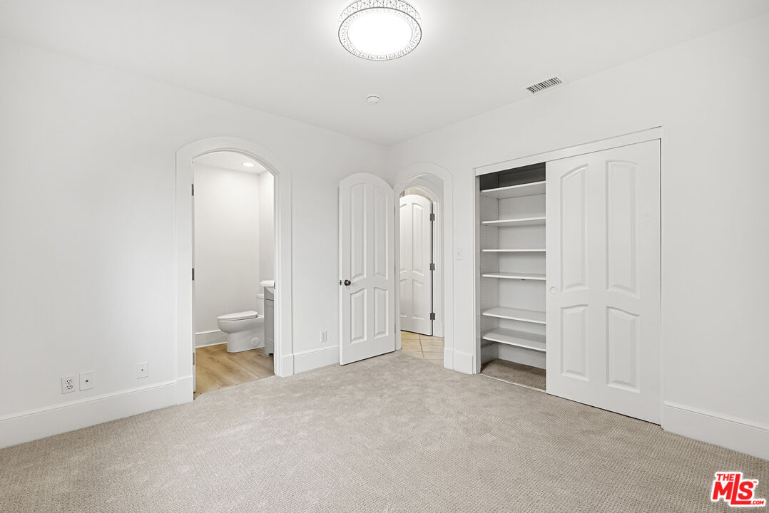 10515 Oaklawn Rd, Cheviot Hills