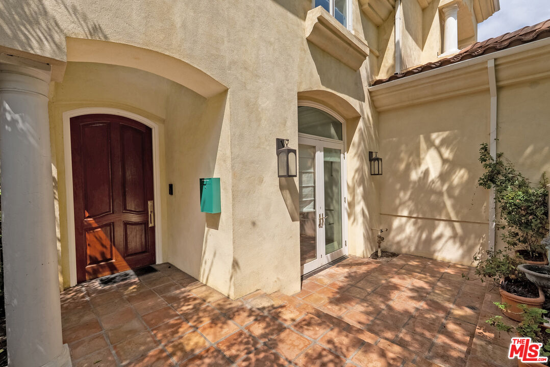 10515 Oaklawn Rd, Cheviot Hills