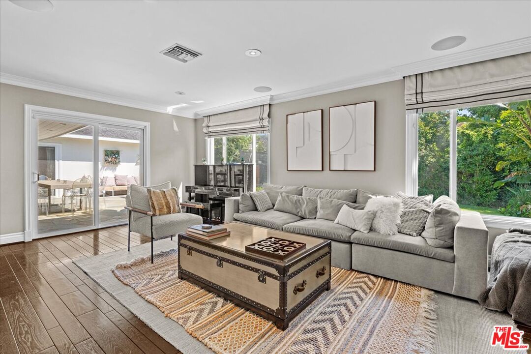 1354 Beckwith Ave, Brentwood