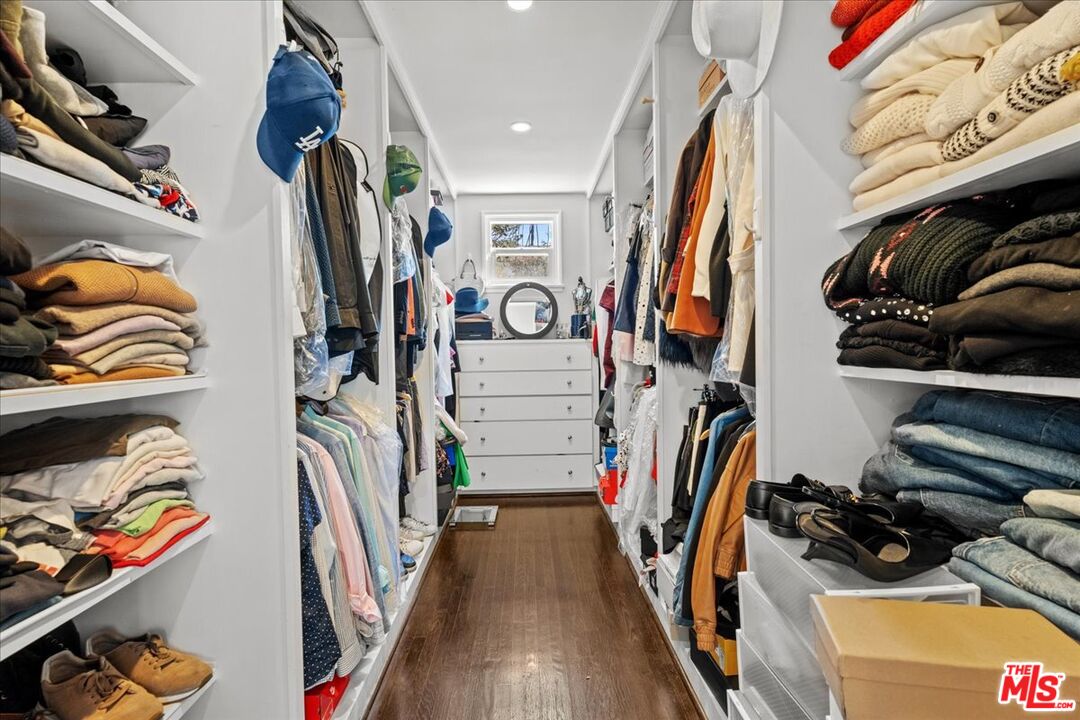 1354 Beckwith Ave, Brentwood