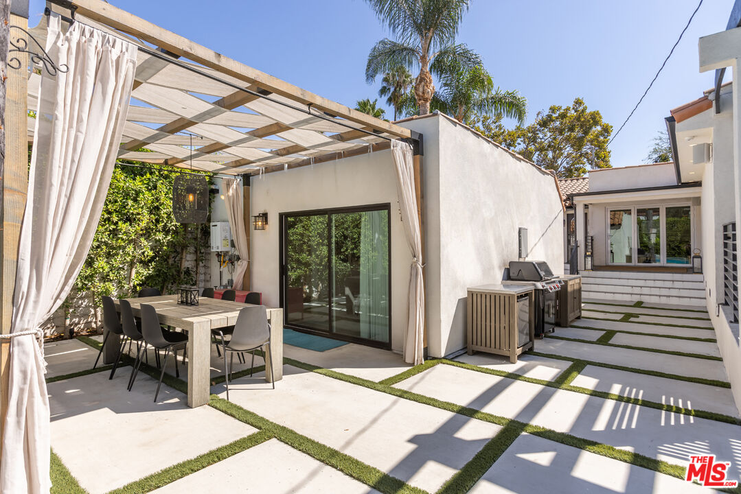 11019 Hortense St, North Hollywood 