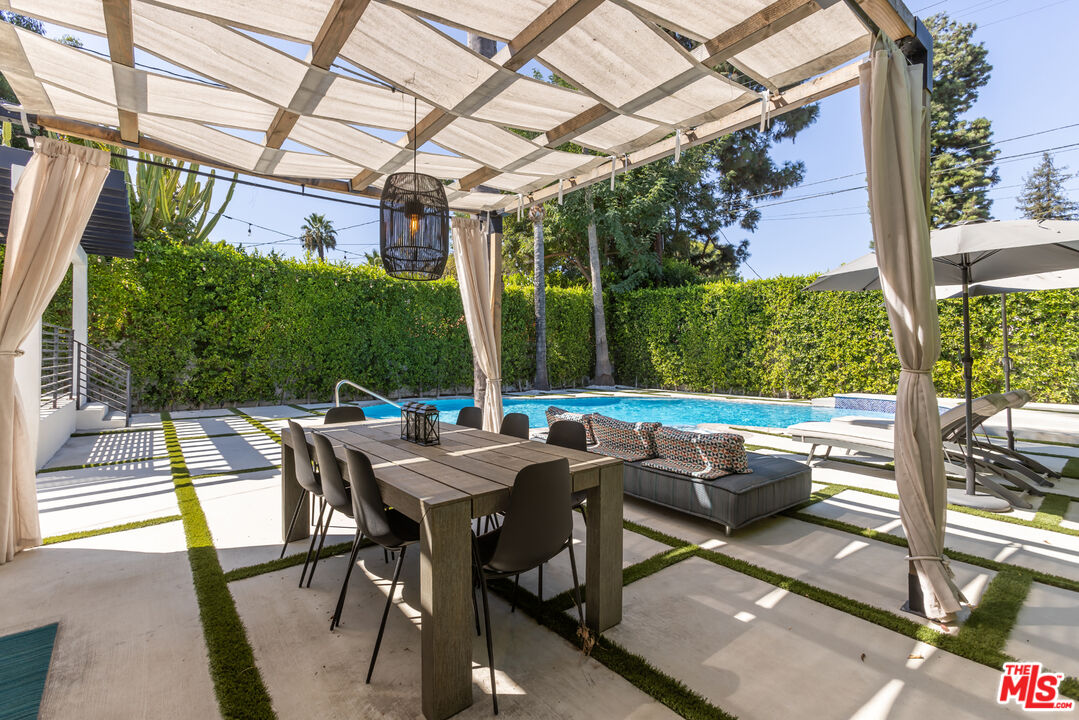 11019 Hortense St, North Hollywood 