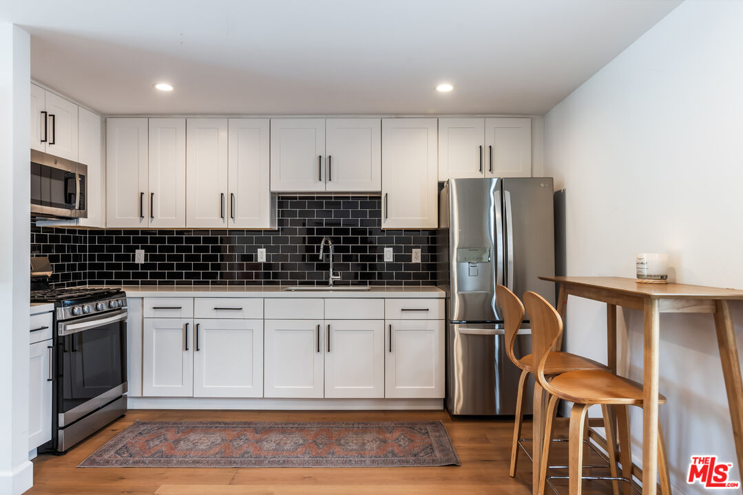 11019 Hortense St, North Hollywood 