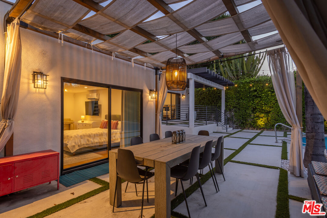 11019 Hortense St, North Hollywood 