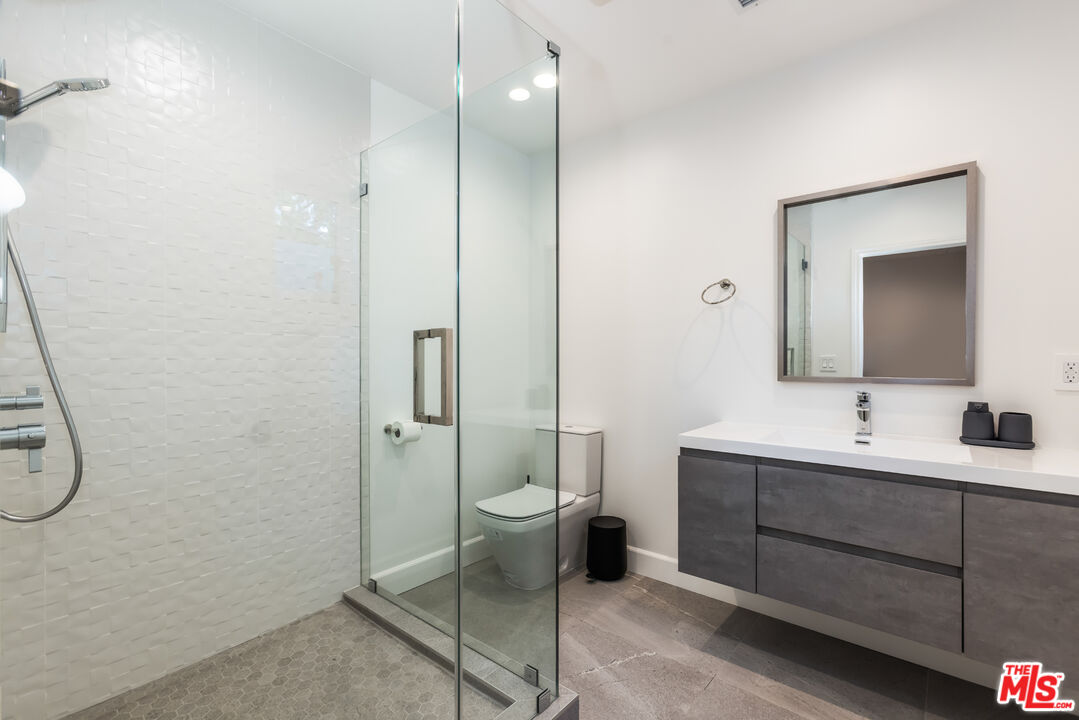 11019 Hortense St, North Hollywood 