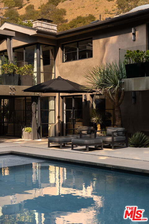 1853 Franklin Canyon Dr, Beverly Hills