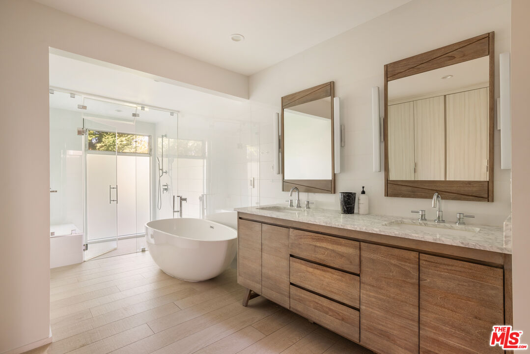 279 Mabery Rd, Santa Monica