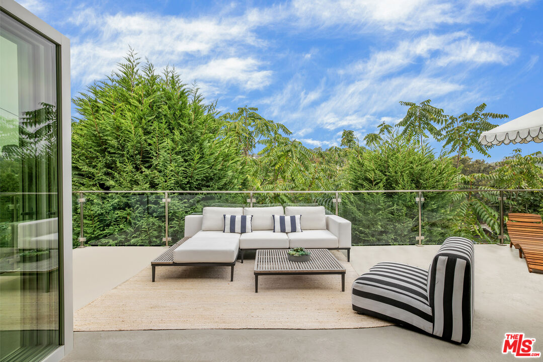 279 Mabery Rd, Santa Monica