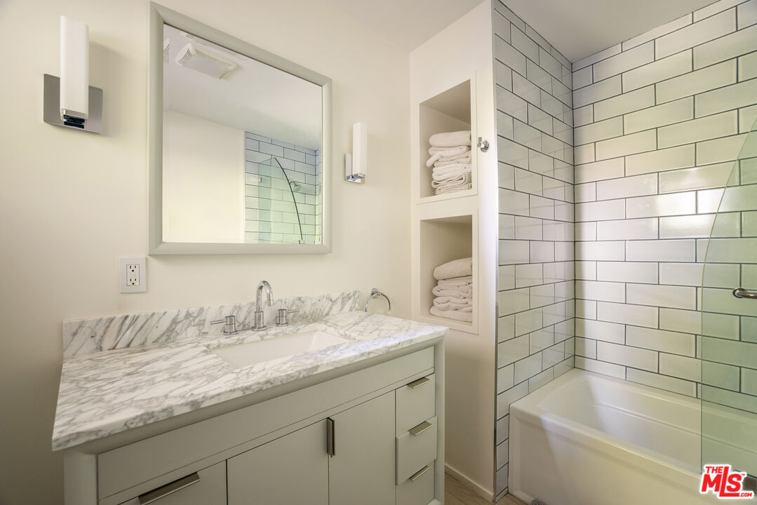 279 Mabery Rd, Santa Monica