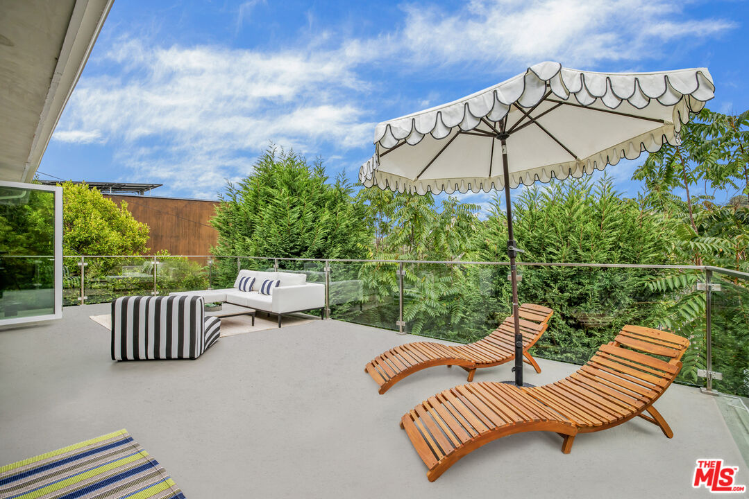 279 Mabery Rd, Santa Monica