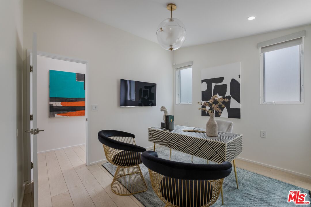 279 Mabery Rd, Santa Monica