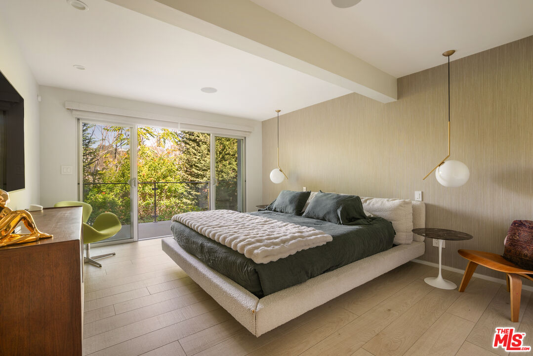 279 Mabery Rd, Santa Monica