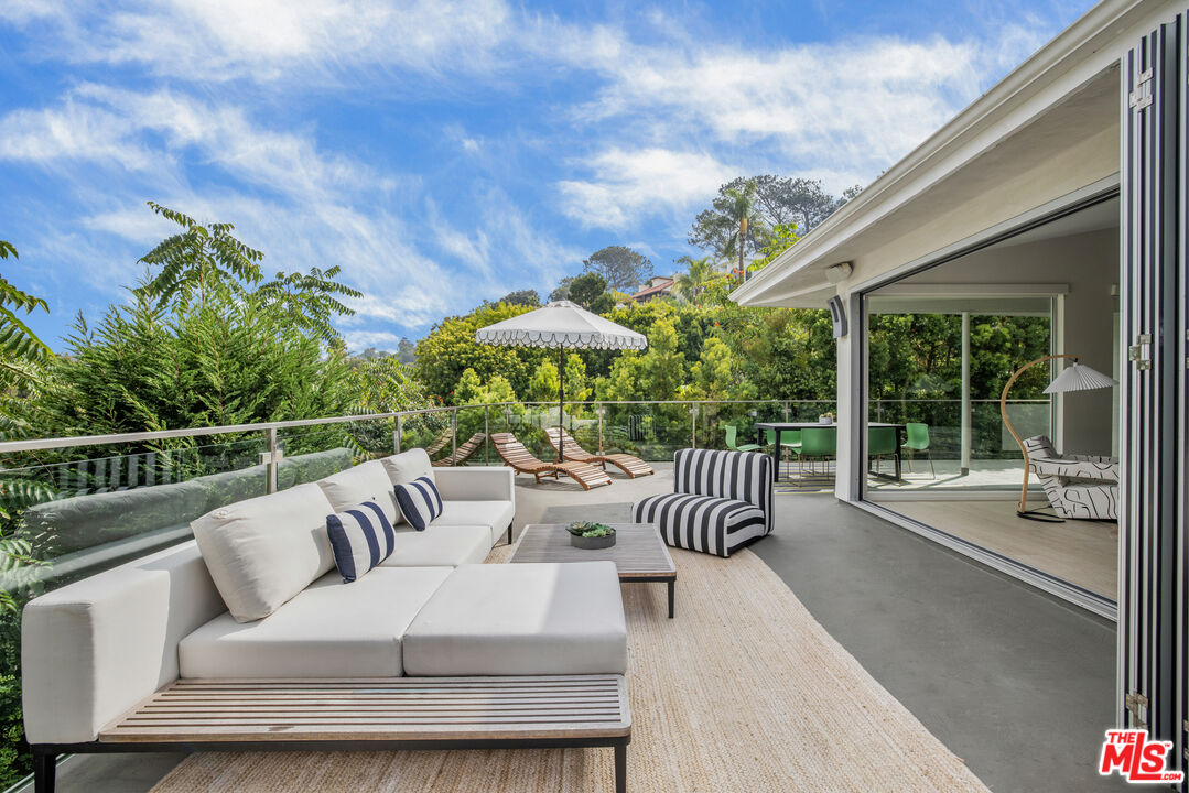 279 Mabery Rd, Santa Monica