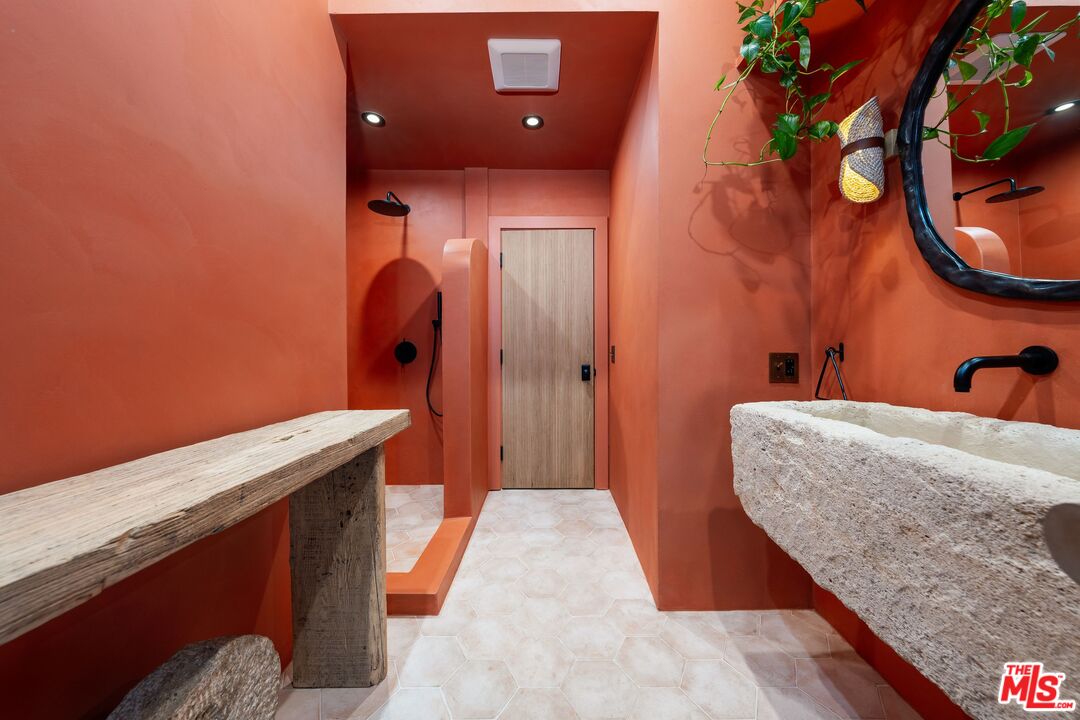 3627 Woodhill Canyon Rd, Studio City