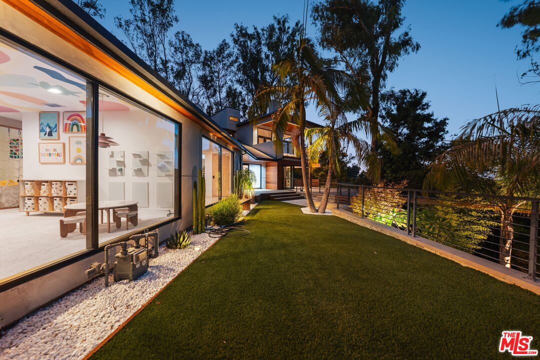 3627 Woodhill Canyon Rd, Studio City