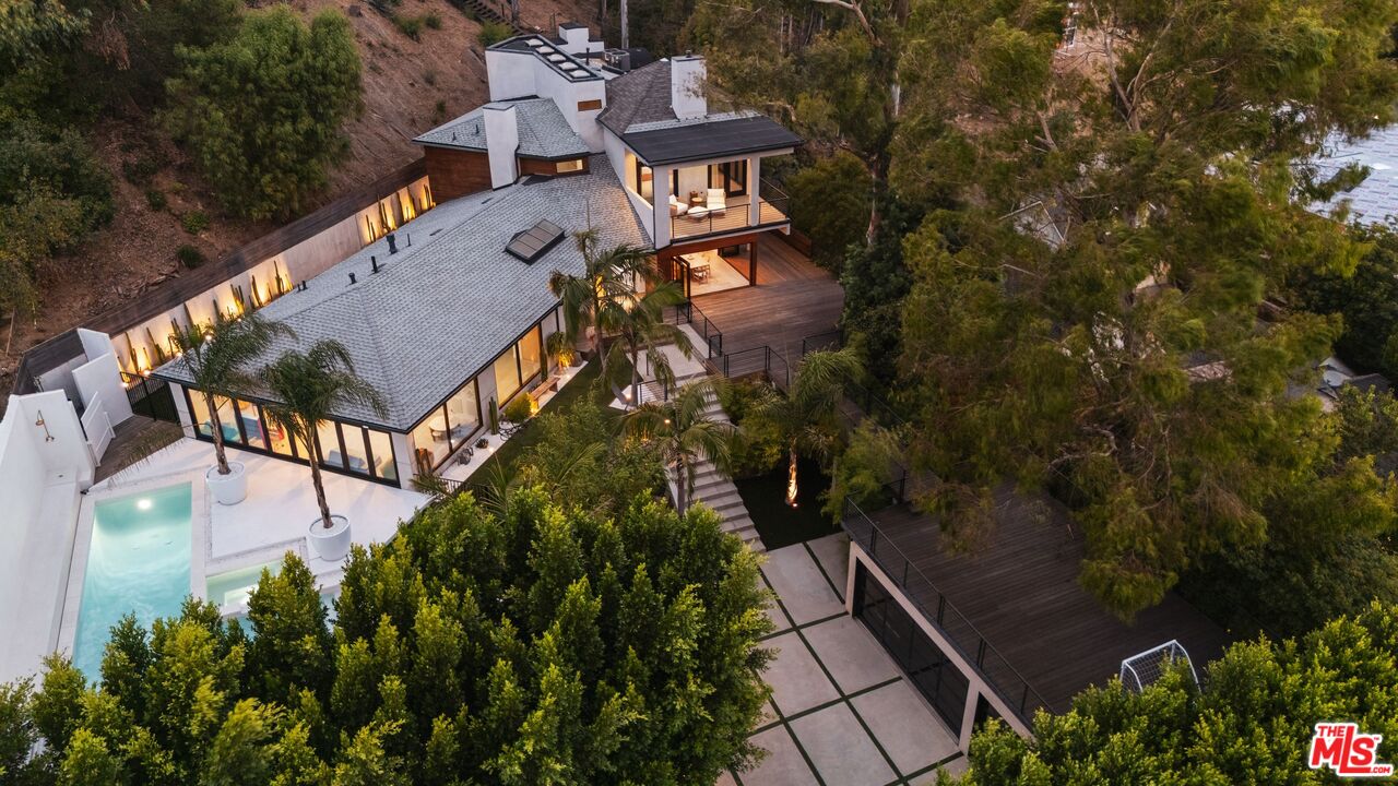 3627 Woodhill Canyon Rd, Studio City