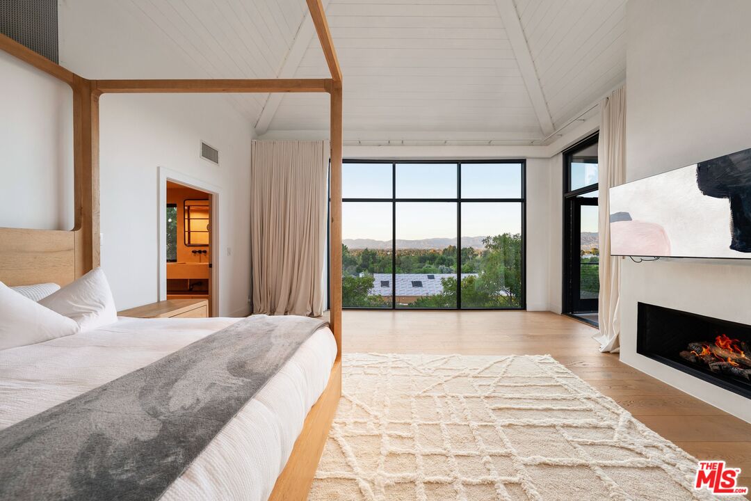 3627 Woodhill Canyon Rd, Studio City