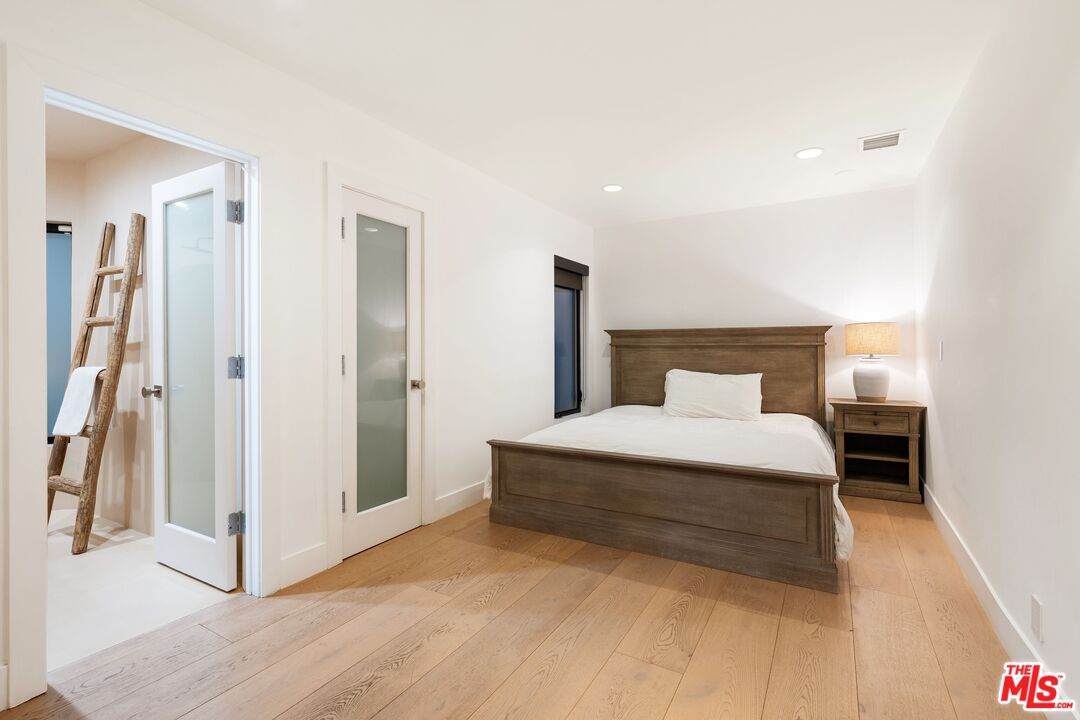 3627 Woodhill Canyon Rd, Studio City